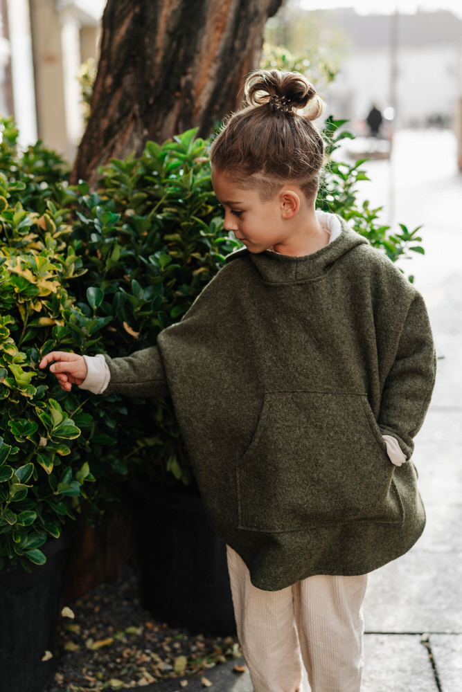 VLT04184 Poncho, moss green