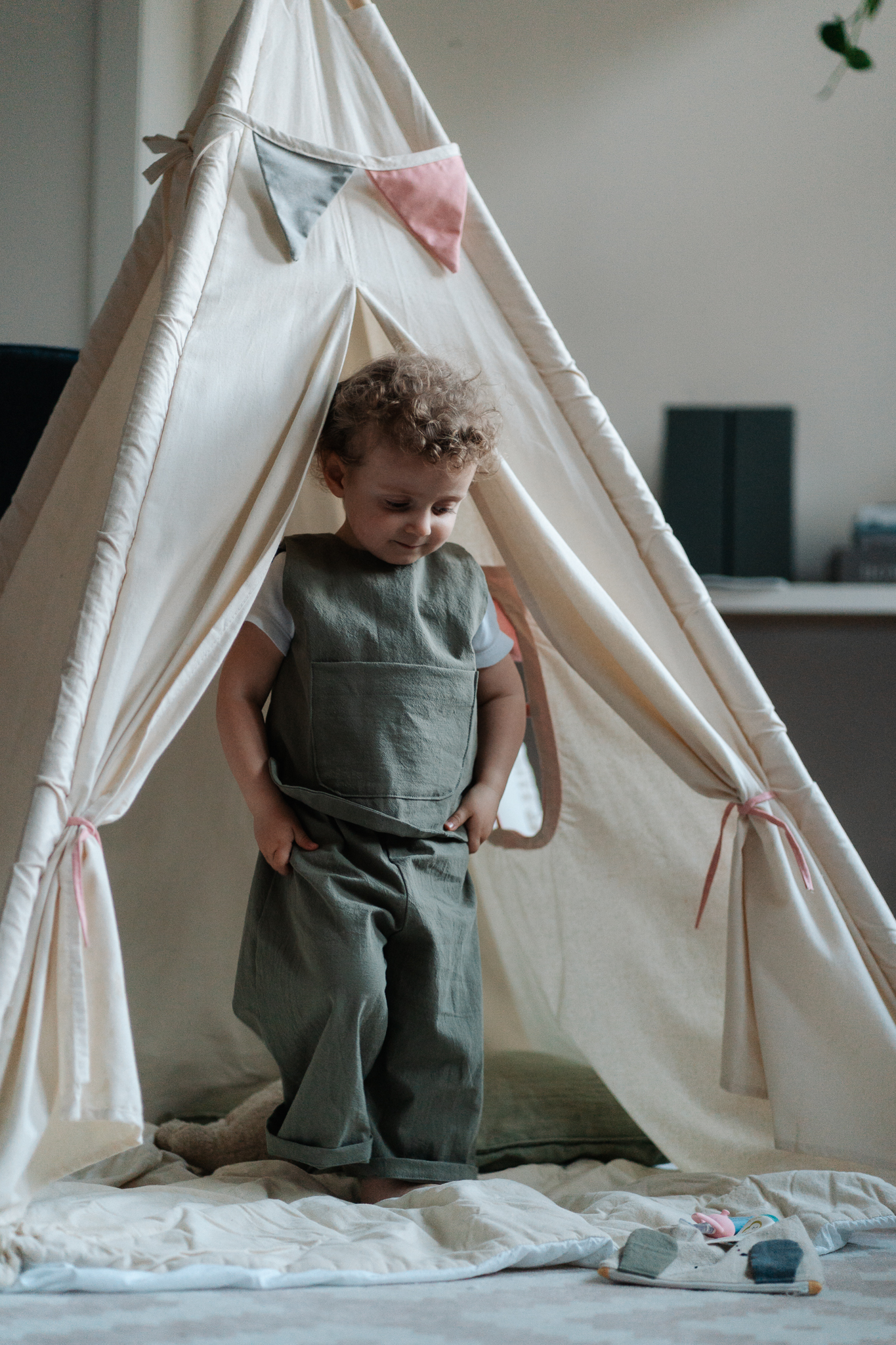 VLT09437 Compleu - vestă și pantaloni - din bumbac prespălat, khaki